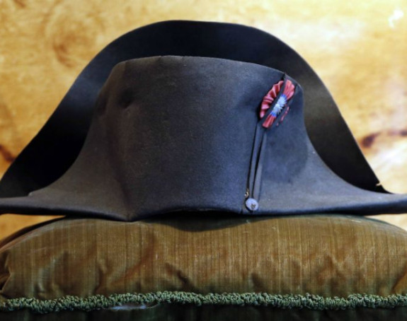 Наполеонов шешир продат за скоро два милиона евра!