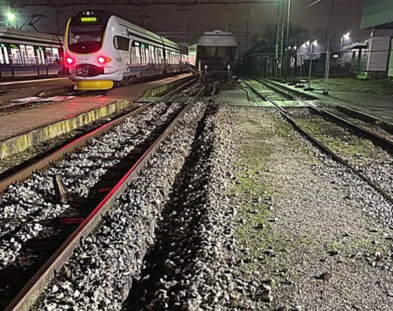 Воз у Хрватској излетио са шина и ударио у перон