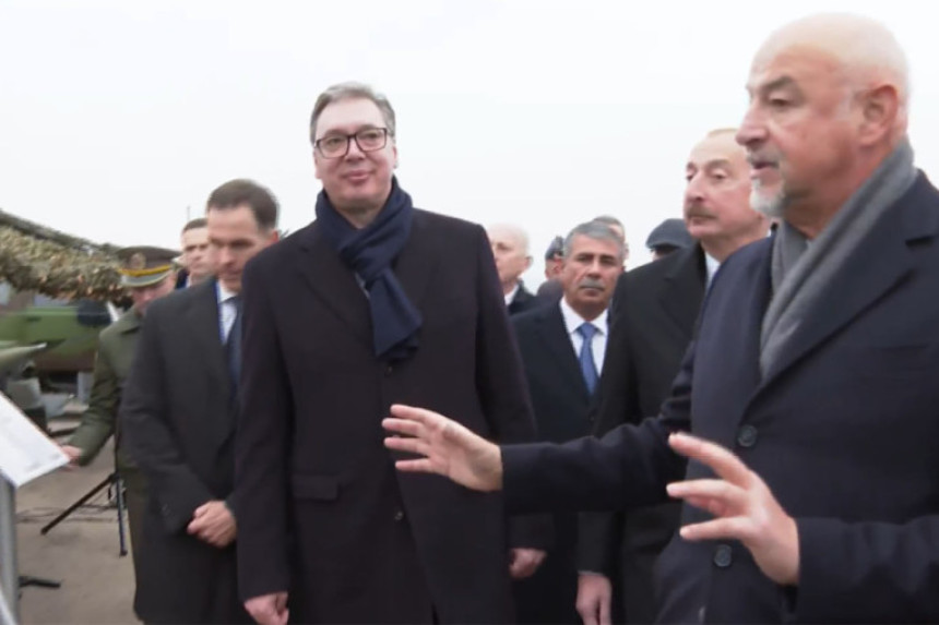 Vučić sa Alijevim u Nišu na prikazu naoružanja VS