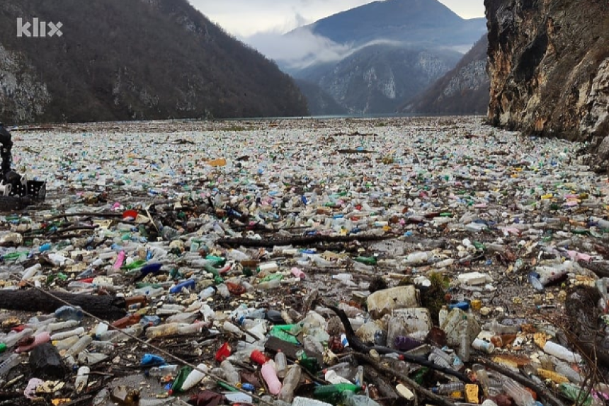 Ekološka katastrofa i tone otpada u Drinskom jezeru