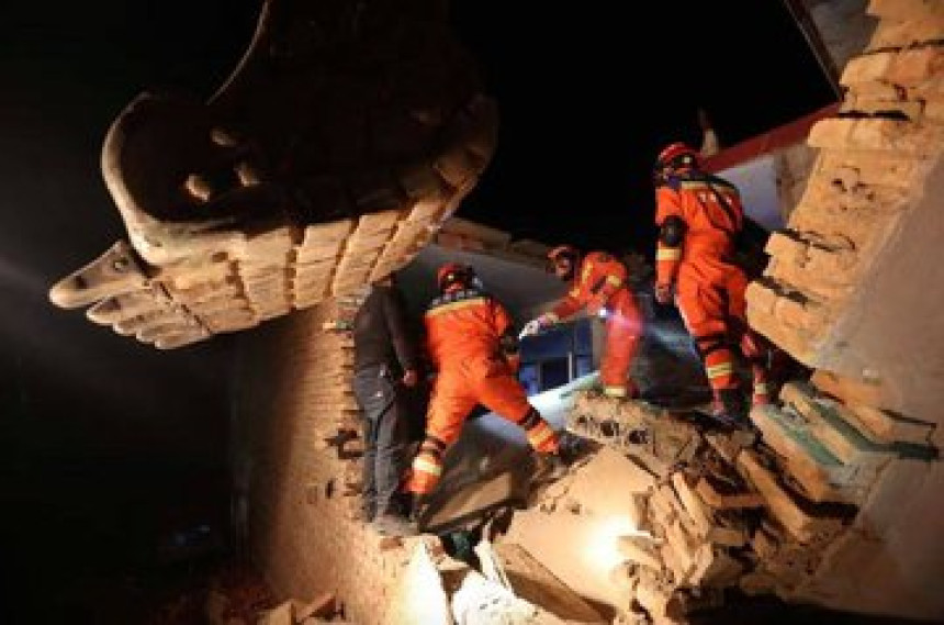 Razoran zemljotres u Kini: Preko 100 ljudi poginulo