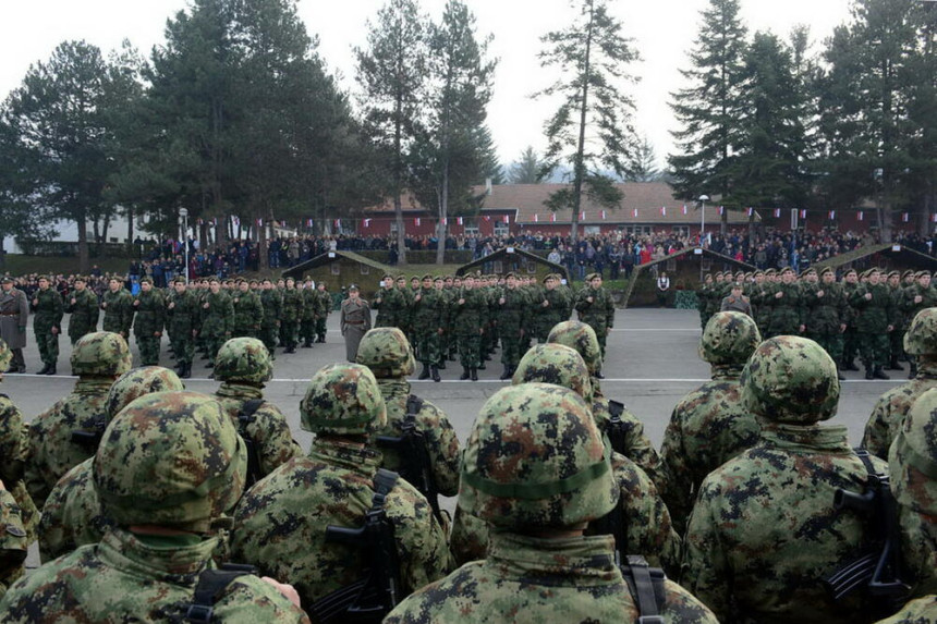 Србија уводи четири мјесеца обавезно служење војске