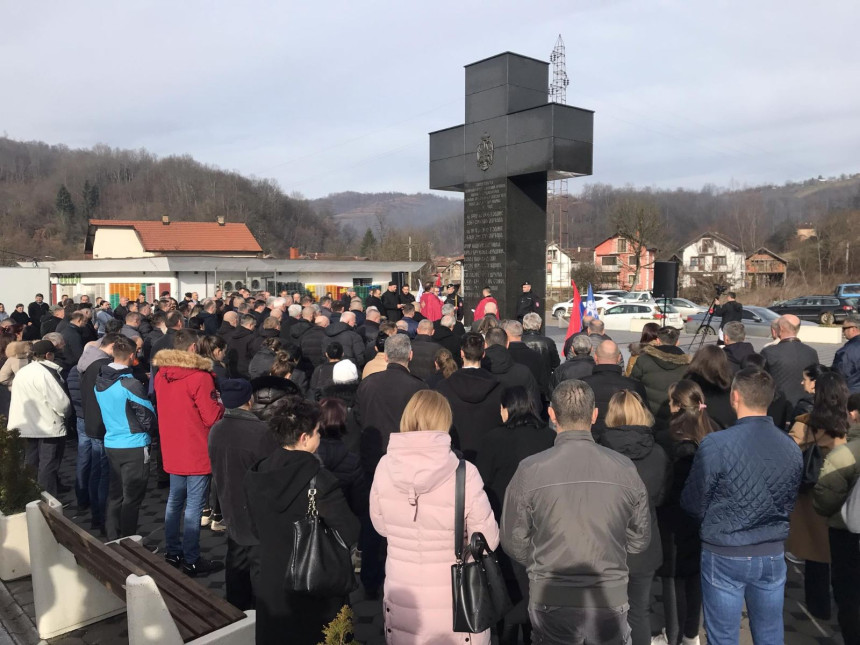 Kravica: Služen parastos ubijenim Srbima na Božić