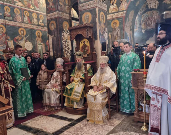 Patrijarh služio božićnu liturgiju u Pećkoj patrijaršiji
