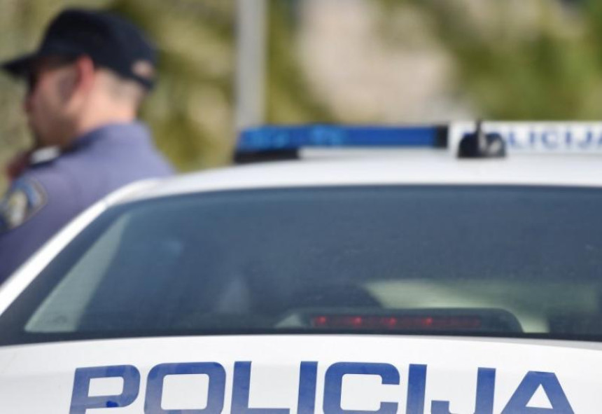 Полиција јурила мерцедес Загребом, возила дјевојчица