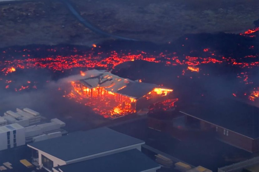 Island: Dramatični snimci, zbog lave gore kuće (VIDEO)