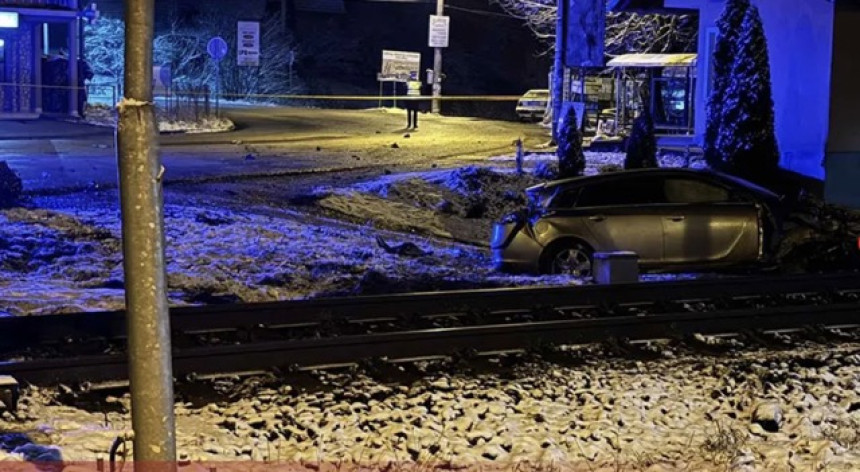 Teška nesreća kod Čelinca, voz naletio na automobil