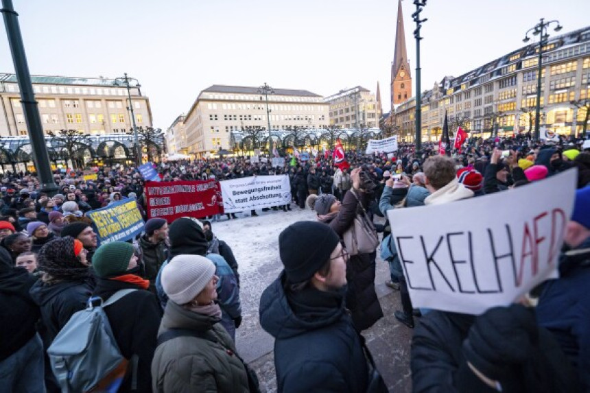 Хиљаде њемачких пољопривредника на протесту