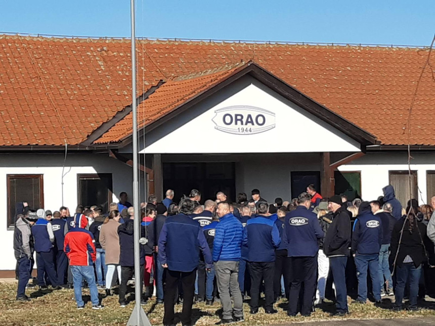 Radnici "Orla" ponovo se bune, neće Savića (VIDEO)