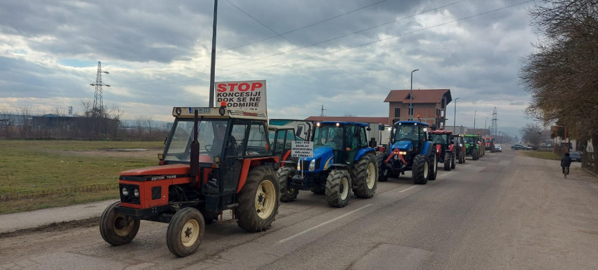 Poljoprivrednici traktorima krenuli u proteste