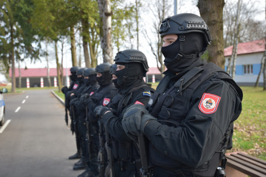 Велика полицијска акција у Бањалуци, више ухапшених