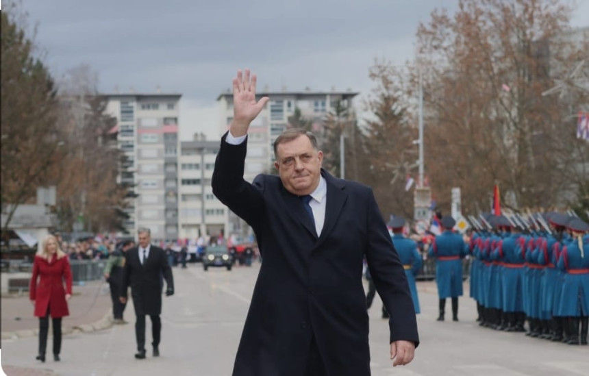 Uvođenjem svih paketa sankcija Rusiji pod okriljem BiH, Dodik je zabio nož u leđa Srbiji, ostavljajući je samu protiv Zapada