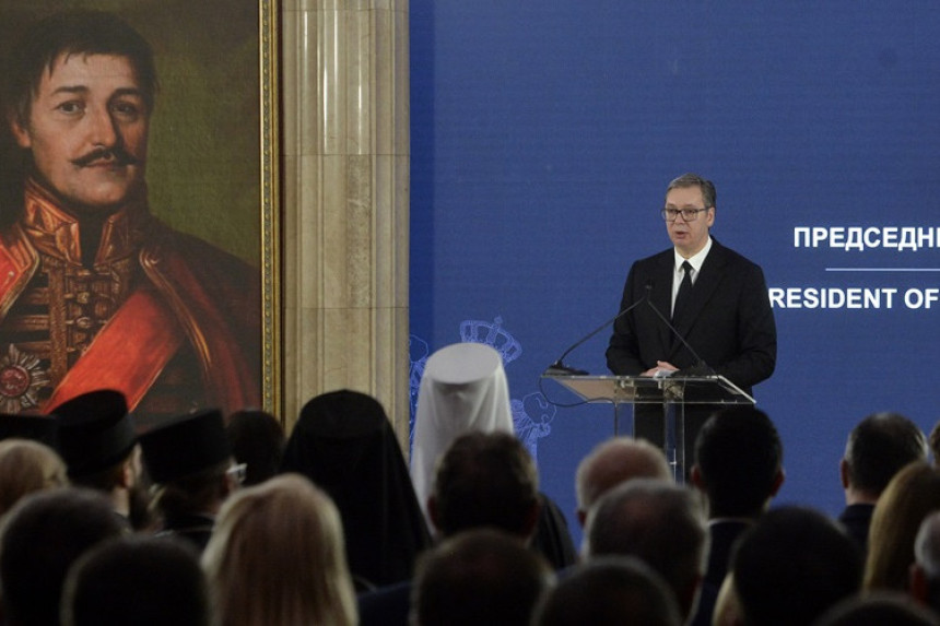 Србија ће наставити да води своју политику, нема намјеру никога да напада