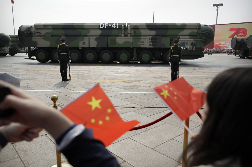 Ванг: Кина неће прва употребити нуклеарно оружје