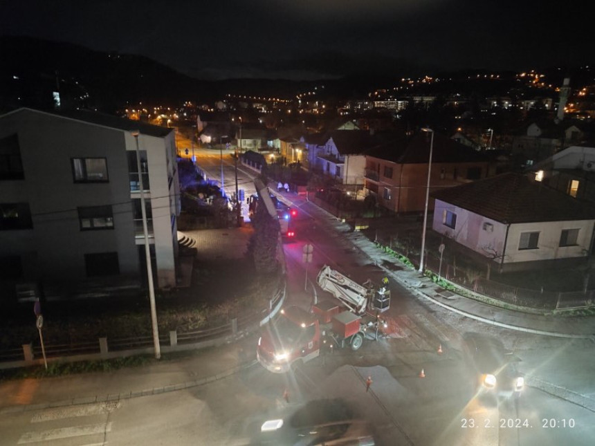 Banjaluka: Vjetar odnio lim sa kuće, izdato upozorenje