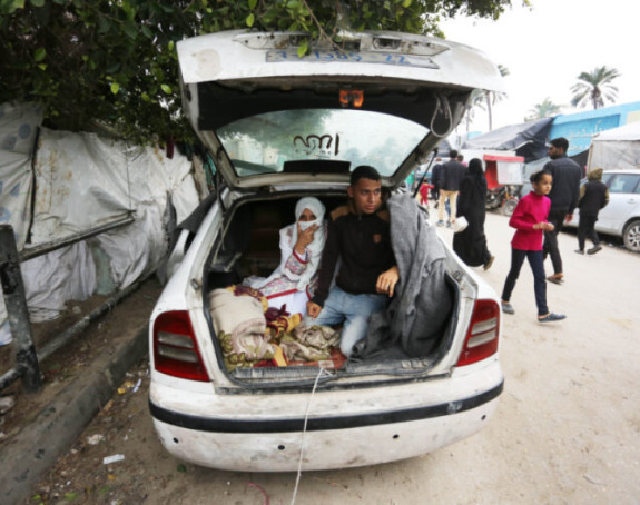Пар из Газе након вјенчања започео живот у аутомобилу