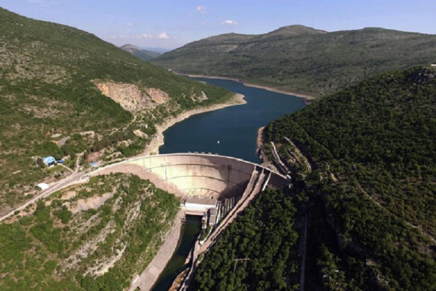 Три хидроелектране зарадиле 35 милиона марака