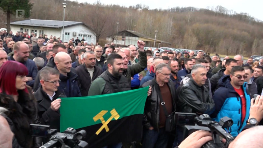 Штрајк рудара у Угљевику, управа им пријети отказима