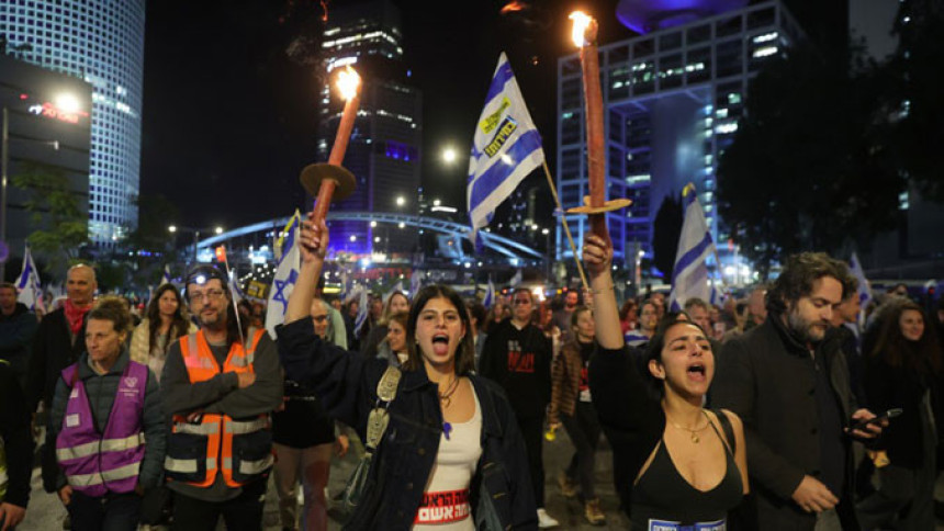 Protest u Tel Avivu, okupljeni traže rušenje Netanijahua