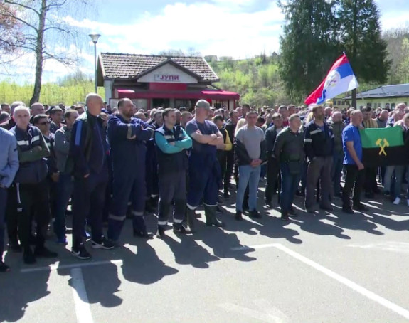 Radnici RiTE Ugljevik ostaju u štrajku, traže odlazak Serdarova