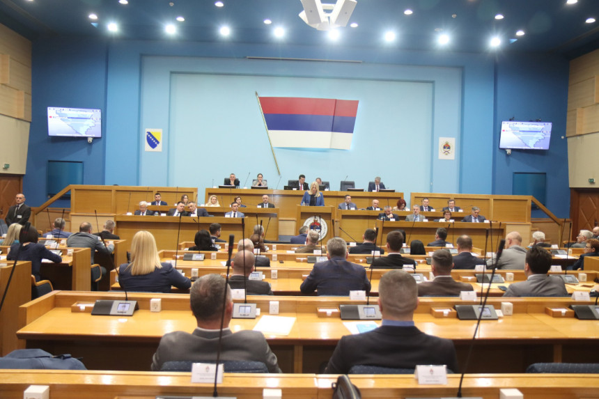 Vlast Srpske traži ukidanje Šmitovih odluka