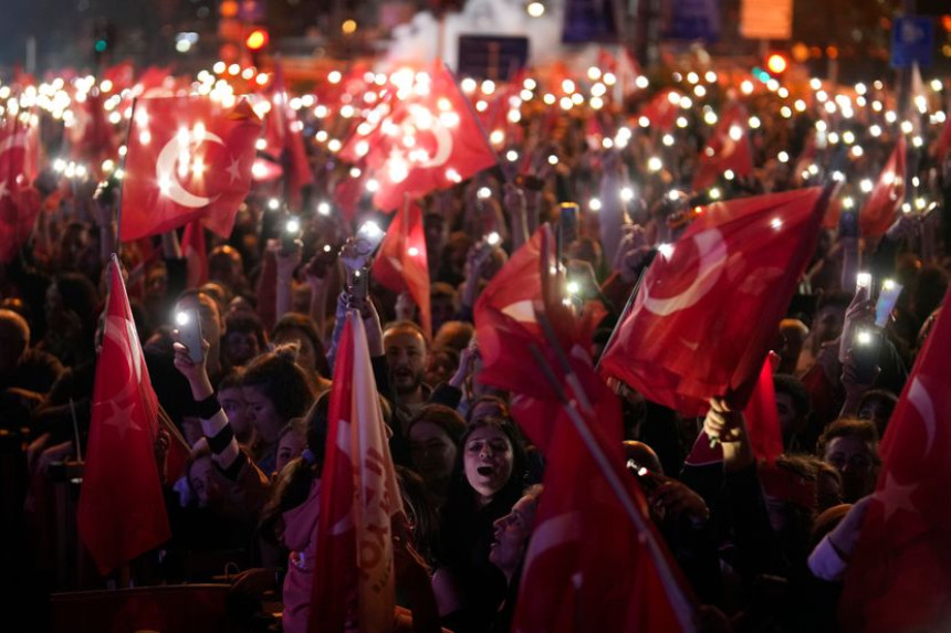 Turci slave poraz Erdogana uz pjesmu Nade Topčagić