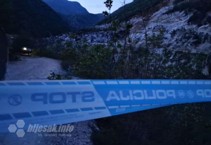 Odron kod Mostara: Tri automobila propala u jezero