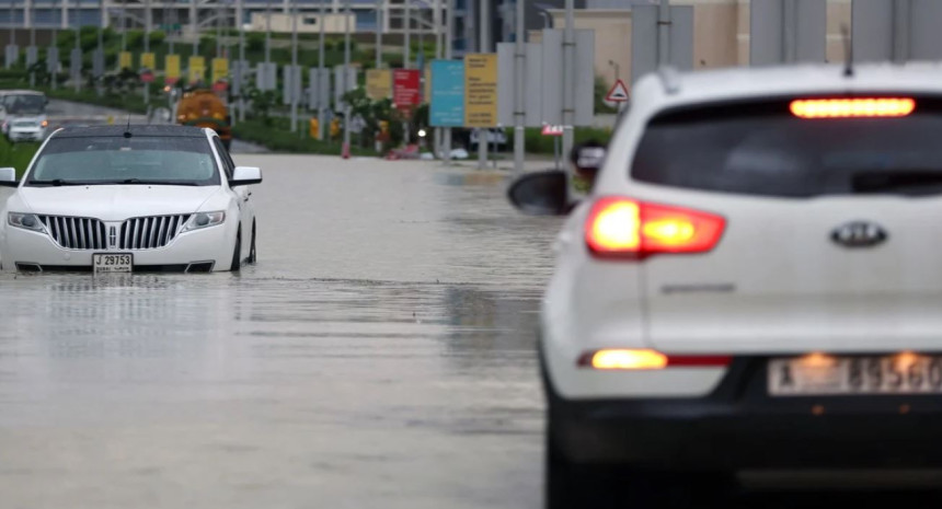 Nevjerovatne slike iz Dubaija: Oluja paralizovala grad