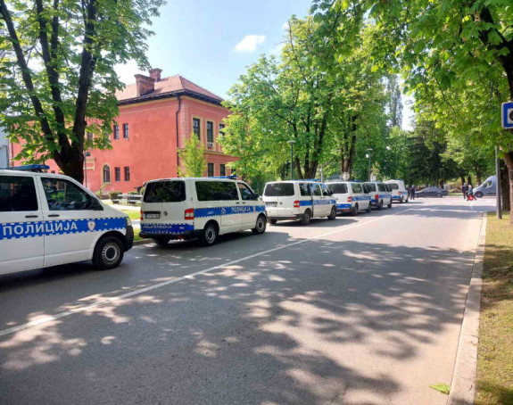 Velika policijska akcija u Prijedoru, uhapšeno više od deset osoba