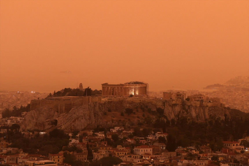 Nesvakidašnji fenomen pogodio Atinu i jug zemlje