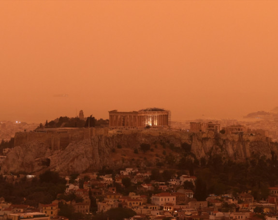 Nesvakidašnji fenomen pogodio Atinu i jug zemlje