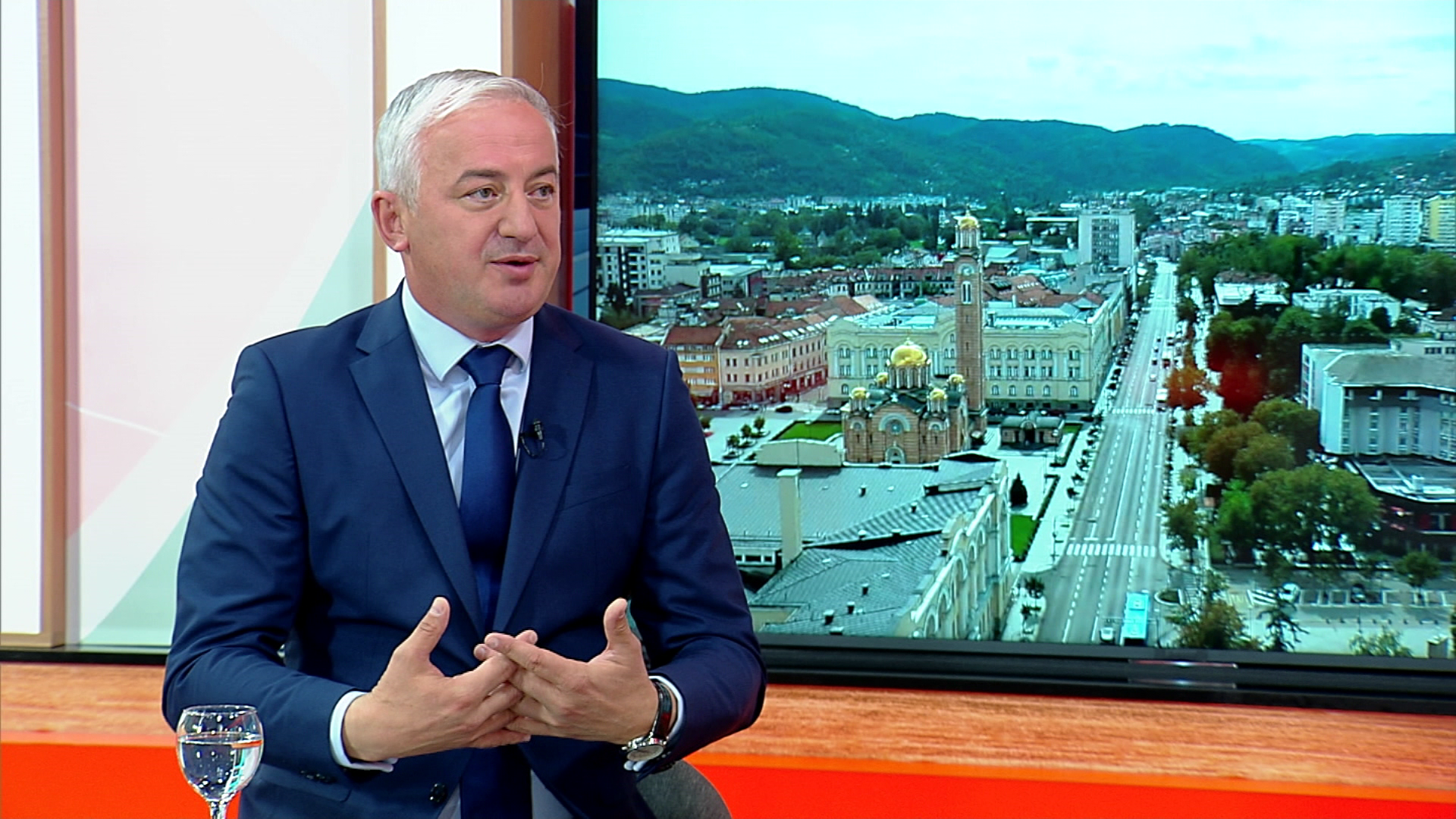 Korupcija, kult ličnosti i 