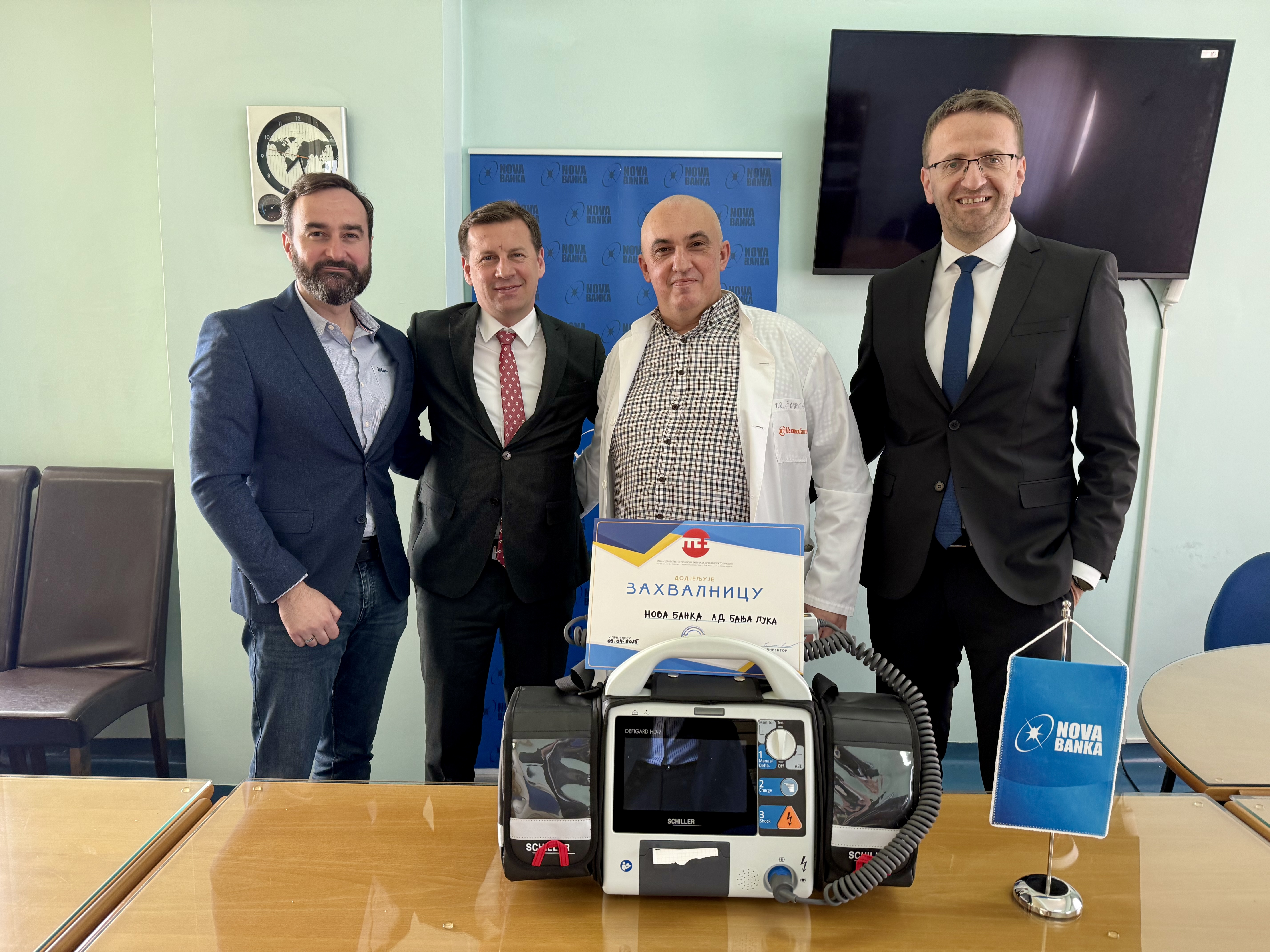 Nova Banka Donirala Defibrilator Op toj Bolnici Prijedor Pomo Koja nova-banka-donirala-defibrilator-op-toj-bolnici-prijedor-pomo-koja