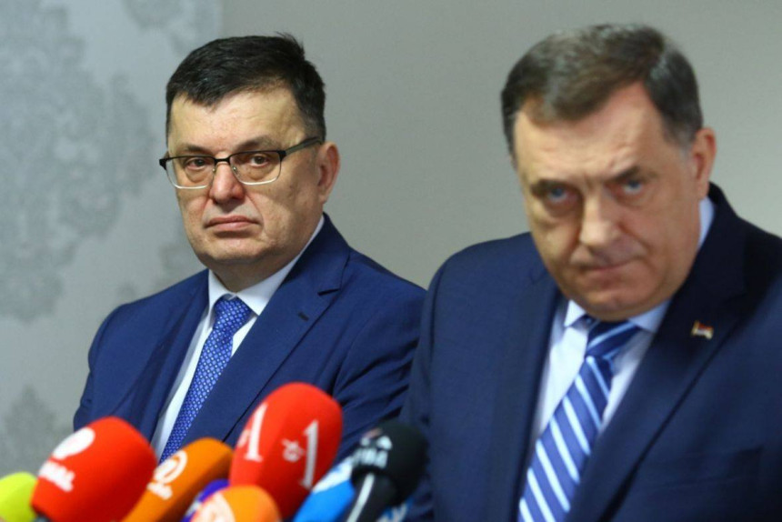 Тегелтија није испунио све жеље страначког шефа за зграду УИО