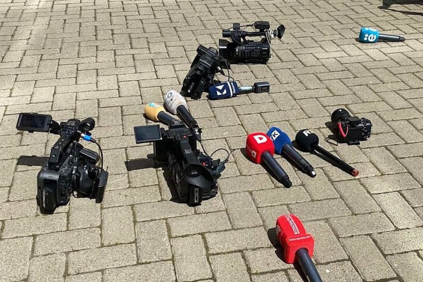 Novinari bojkotovali Albina Kurtija - Spustili mikrofone
