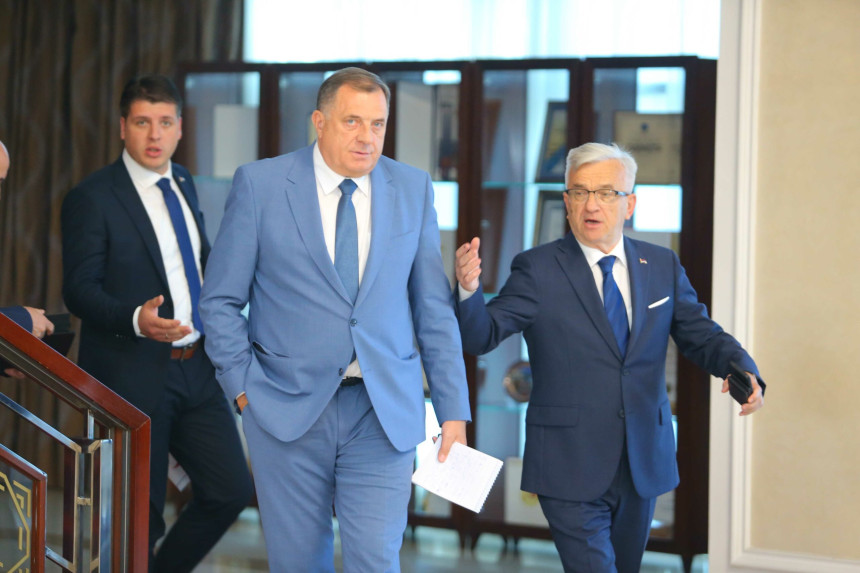 Nismo zadovoljni saradnjom sa SNSD-om, tražimo sastanak