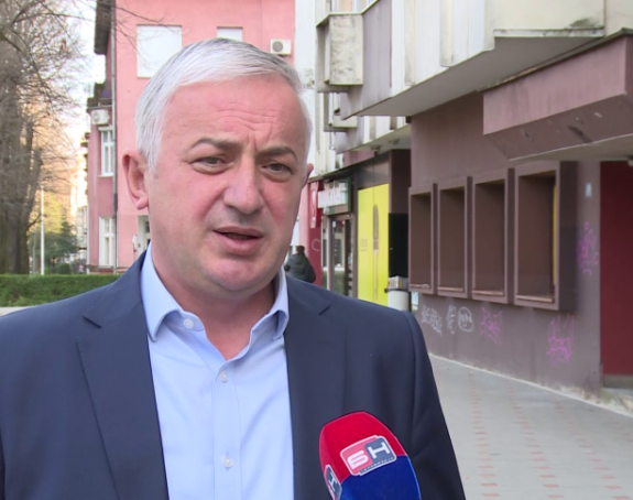 "U režiji SNSD-a, Srpska je svedena na jednu petinu!"