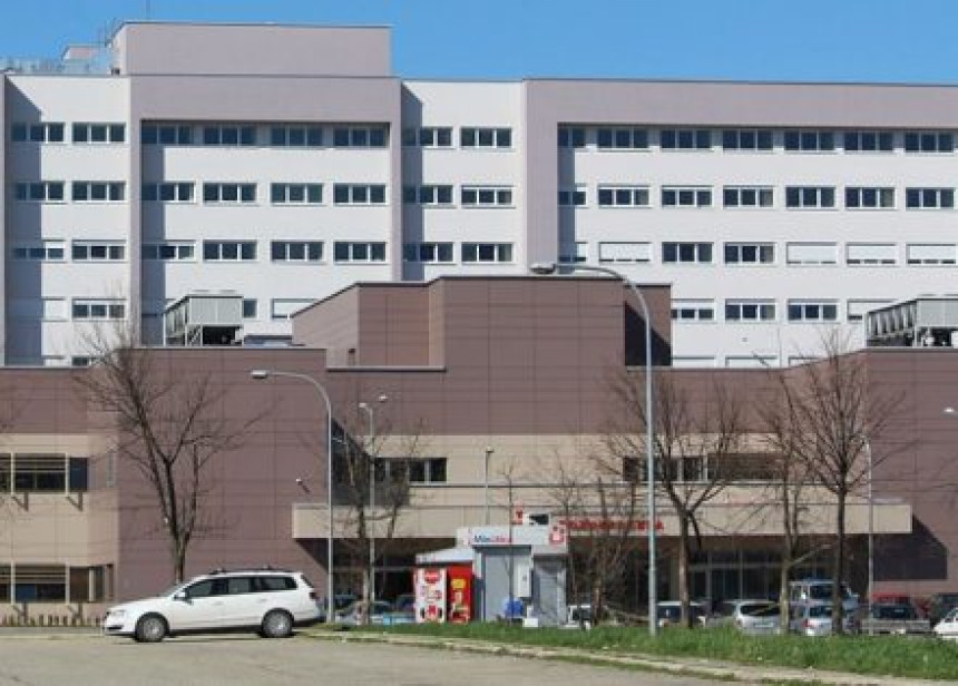 Užas u UKC: Majka pokušala ugušiti bebu jastukom