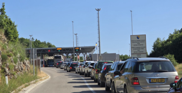 Višesatna čekanja na graničnom prelazu Zupci kod Trebinja