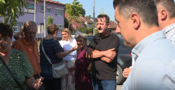 Kostajnica: SNSD-ov načelnik mještanima zabranio pitku vodu