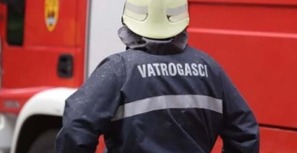 Vlast namjerava da smanji plate vatrogascima?