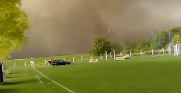 Snažan tornado pogodio selo u blizini Rume (VIDEO)
