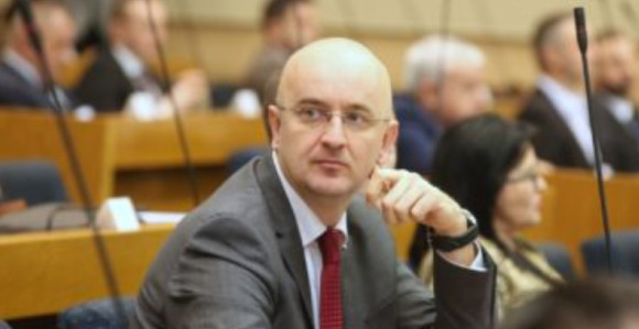 Mazalice, ko te nazvao da ekspresno odustaneš od zakona?
