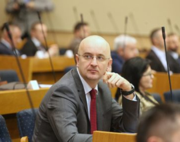 Mazalice, ko te nazvao da ekspresno odustaneš od zakona?