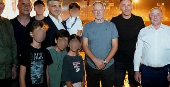 Plenković sa djecom posjetio Tompsona uoči koncerta