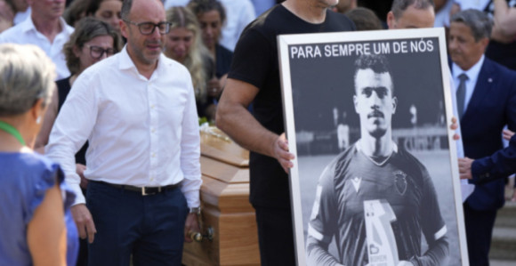 Porodica i saigrači se oprostili od Dioga Žote i Andrea