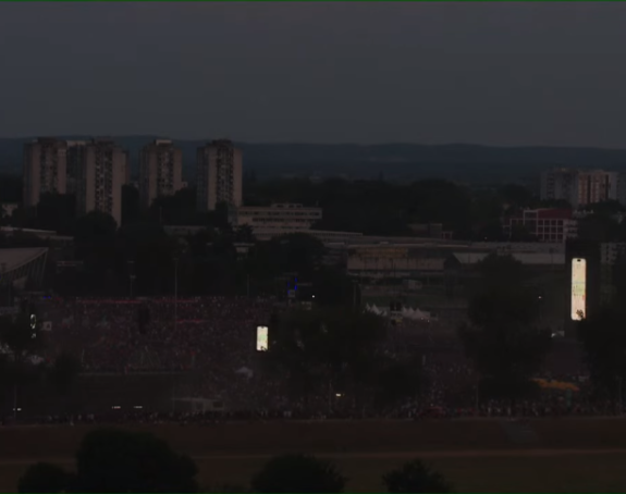 Zagrebački Hipodrom prepljavljen fanovima Tompsona