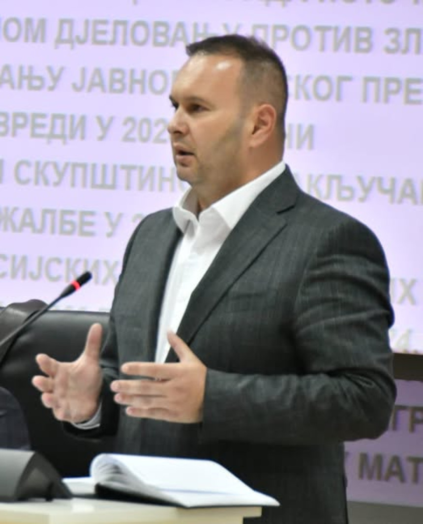 Ћосић избјегава одговор на питање коме је продато земљиште Фамоса у Источном Сарајеву