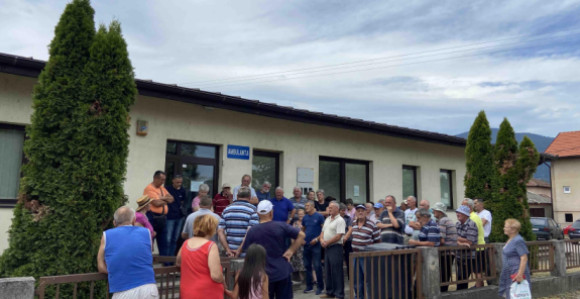 Građani izašli na proteste, nemaju gdje da se liječe