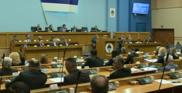Stevandić i Dodik skupštinu pretvorili u cirkus i vašarište